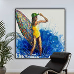 Abstraktes Surfer-Mädchen-Gemälde, Surferparadies, blaue und weiße Kunst, helle Surfnoard-Textur, Wandkunst, einzigartiges Gemälde, Heimdekoration, Wandkunst | SURFER'S PARADISE