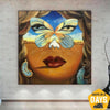 Surreale Malerei Leinwand Bunte Wandkunst Dali-Stil Leinwand Figurative Wandkunst Abstrakte Frauengesichtsmalerei Luxus-Wandkunst | BUTTERFLY EFFECT 117x117 cm - Trend Gallery Art | Original abstrakte Gemälde