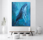 Abstraktes Großes Walgemälde auf Leinwand, originales marineblaues Kunstwerk, abstraktes Unterwassertiergemälde, handgemalte Kunst für Zuhause | CALM WISDOM 145x100 cm